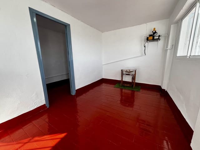 Casa de 2 habitaciones en Olvera en venta - 69.950 € (Ref: 9967057)