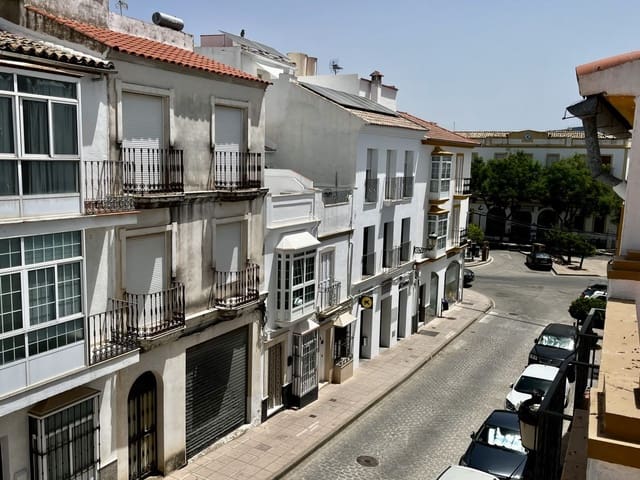 Casa de 4 habitaciones en Olvera en venta - 160.000 € (Ref: 9979266)
