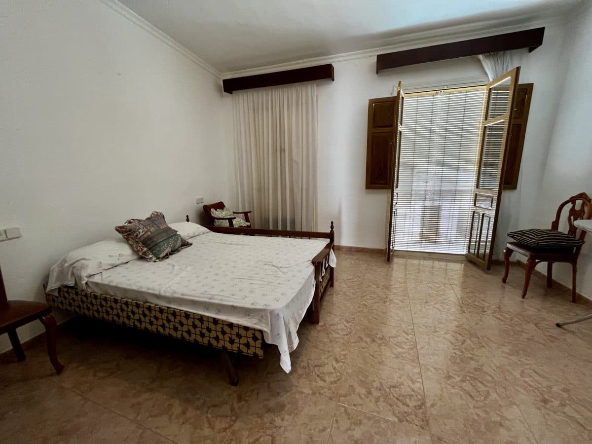 4 bedroom Townhouse for sale in Olvera - € 160,000 (Ref: 9979266)