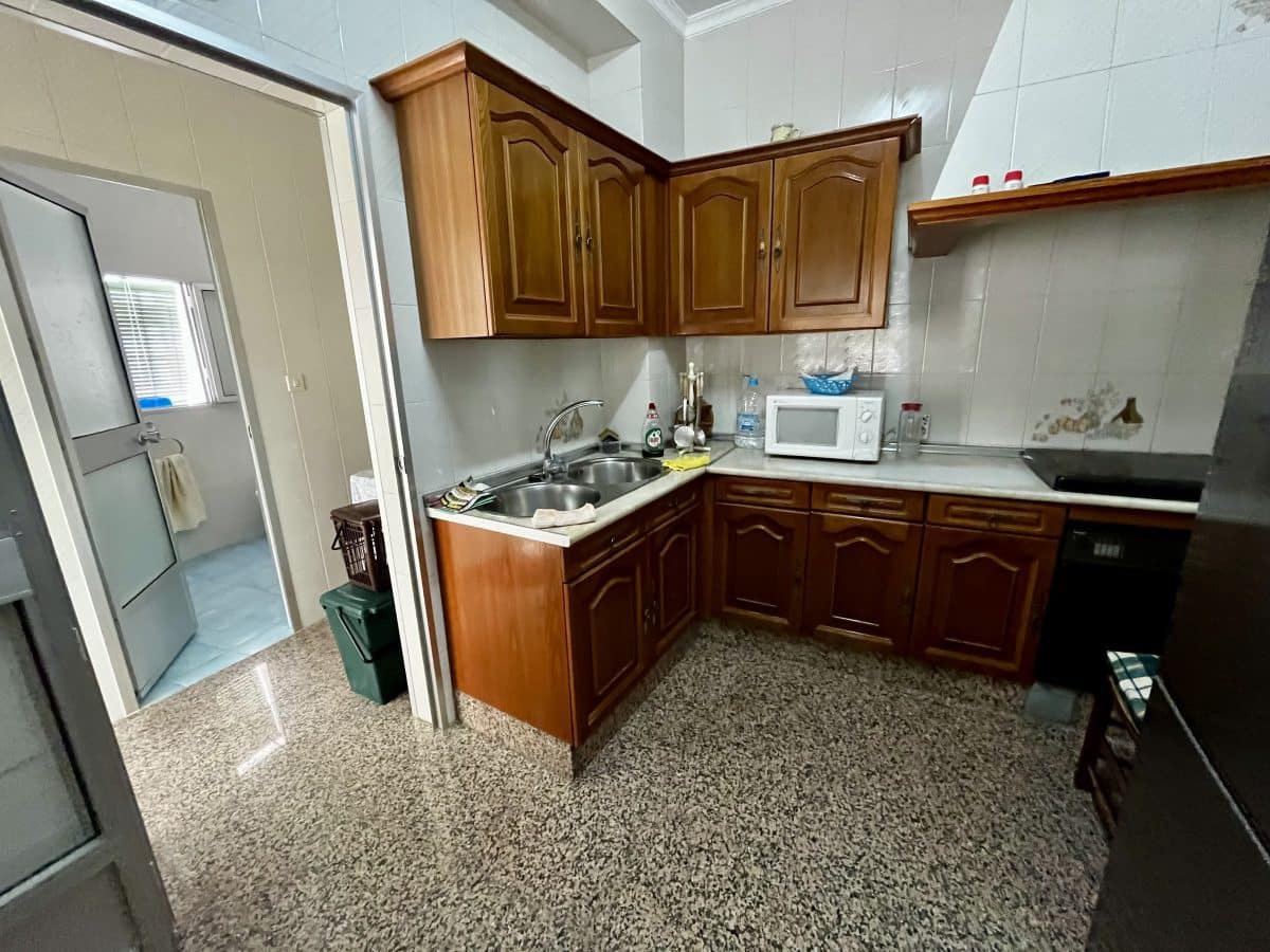 4 bedroom Townhouse for sale in Olvera - € 160,000 (Ref: 9979266)