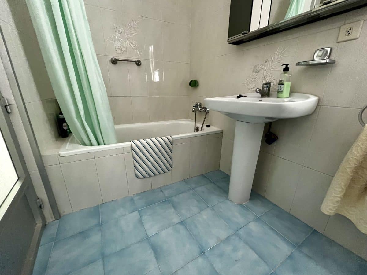 4 bedroom Townhouse for sale in Olvera - € 160,000 (Ref: 9979266)
