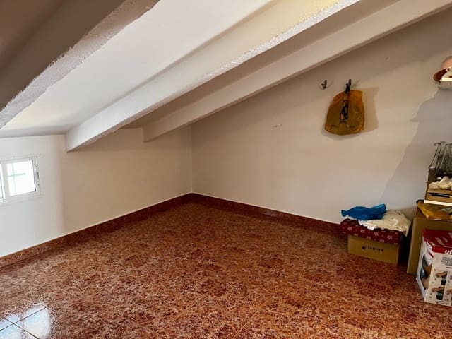 Casa de 4 habitaciones en Olvera en venta - 160.000 € (Ref: 9979266)