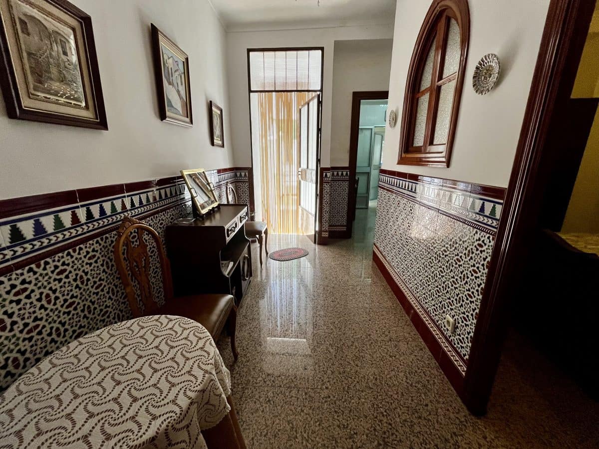 4 bedroom Townhouse for sale in Olvera - € 160,000 (Ref: 9979266)