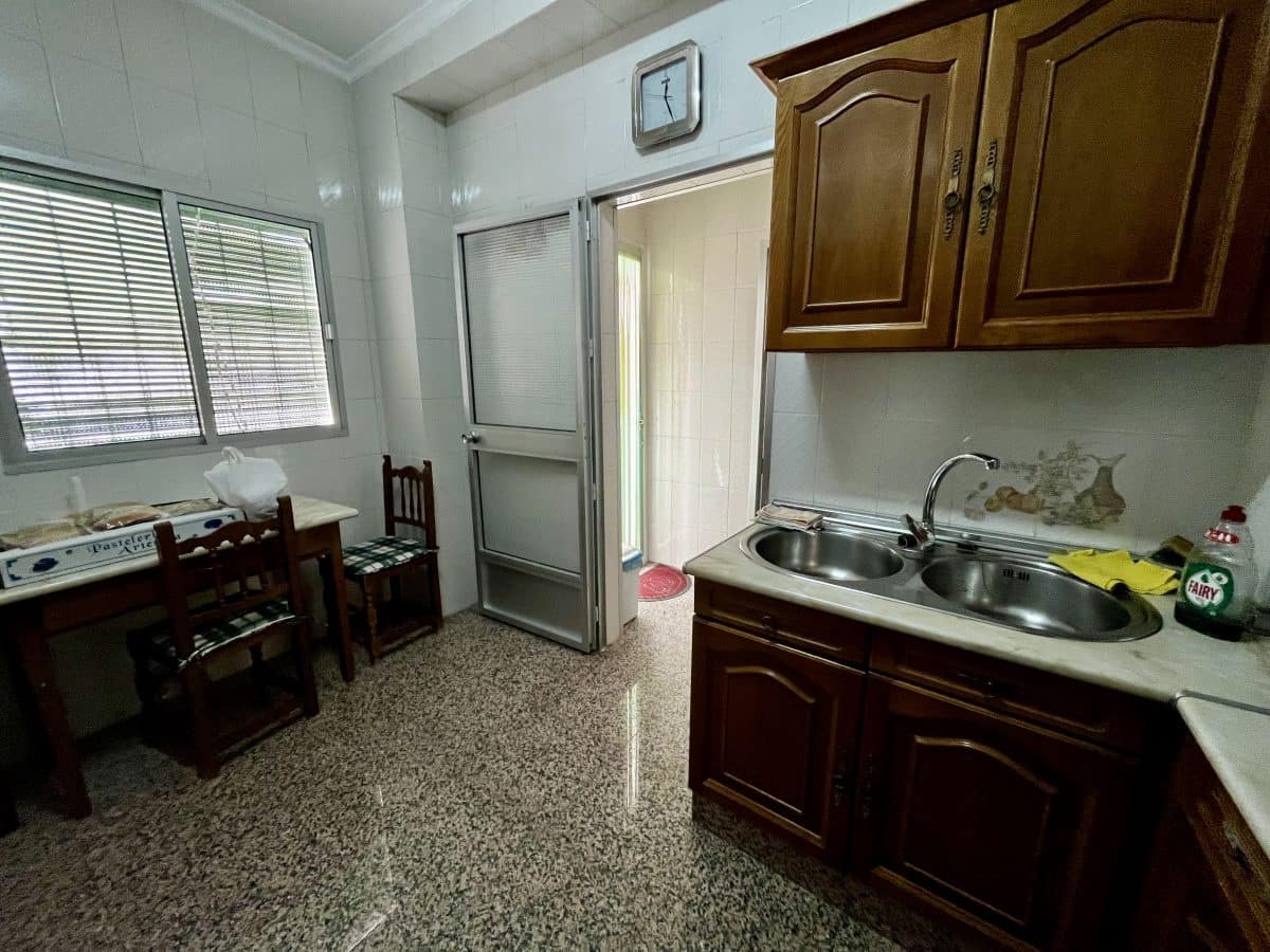 4 bedroom Townhouse for sale in Olvera - € 160,000 (Ref: 9979266)