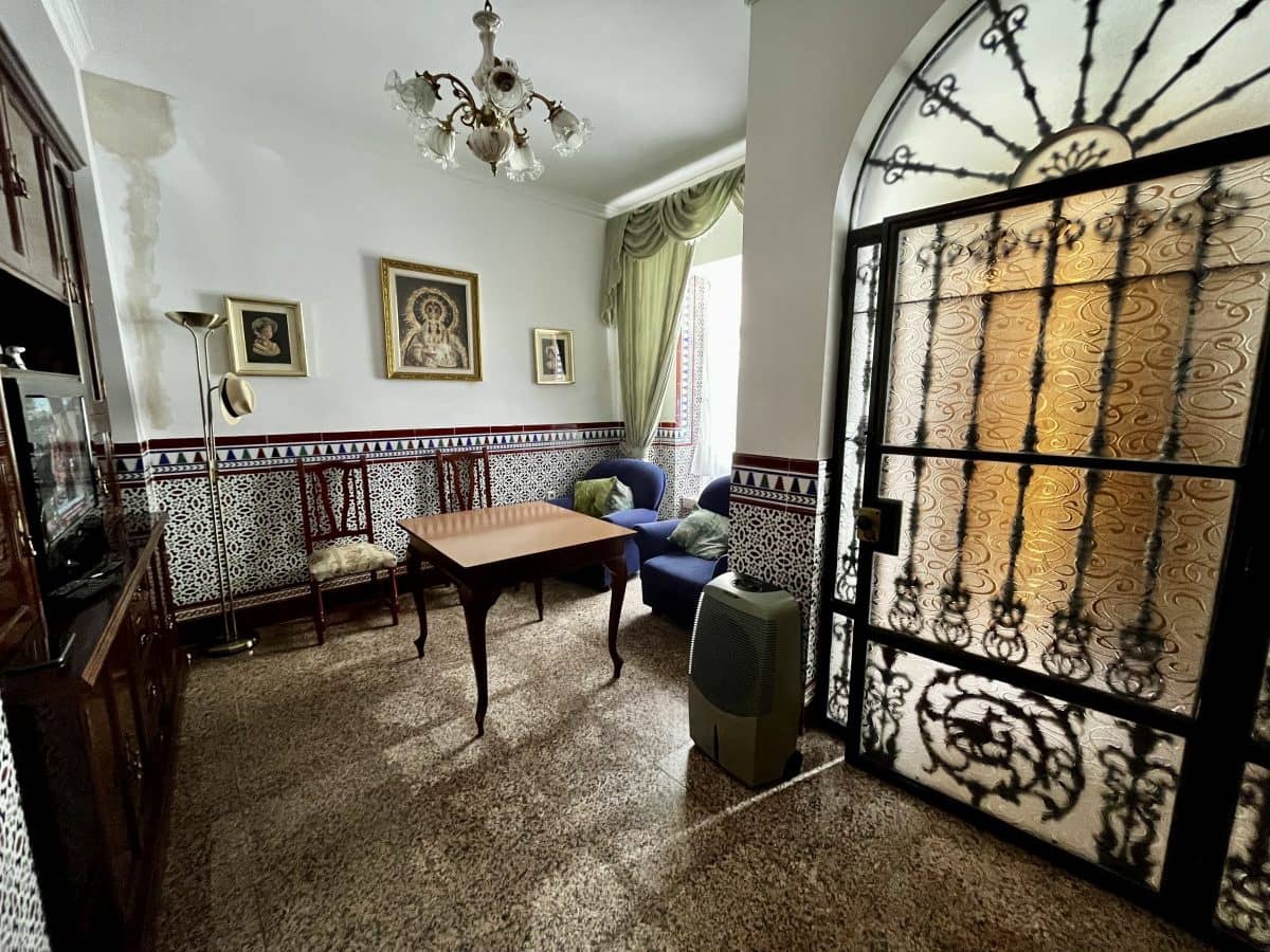 4 bedroom Townhouse for sale in Olvera - € 160,000 (Ref: 9979266)