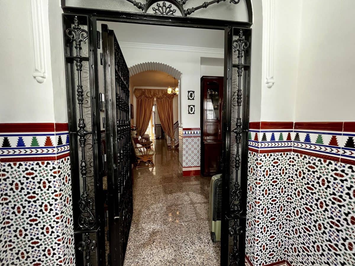 4 bedroom Townhouse for sale in Olvera - € 160,000 (Ref: 9979266)
