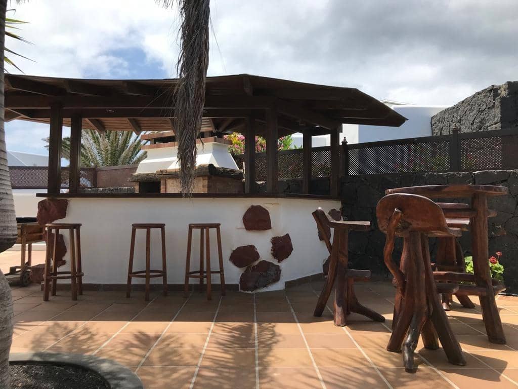 3 soveværelse Villa til salg i Playa Blanca med swimmingpool - € 699.000 (Ref: 7791274)