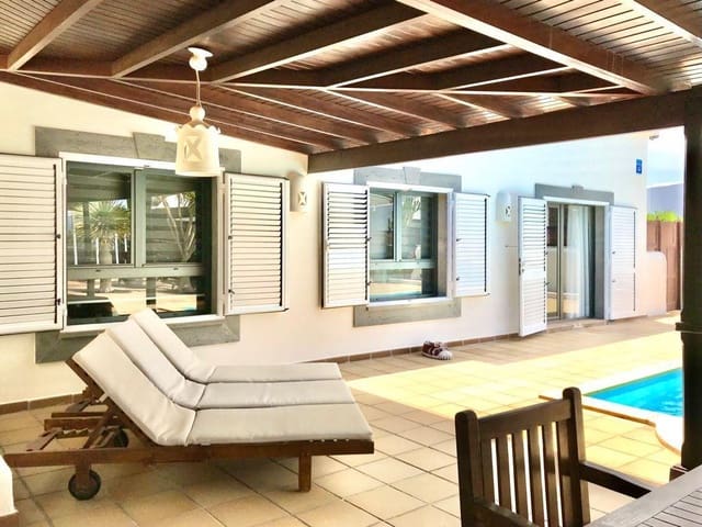 3 soveværelse Villa til salg i Playa Blanca, Yaiza med swimmingpool - € 699.000 (Ref: 7791274)