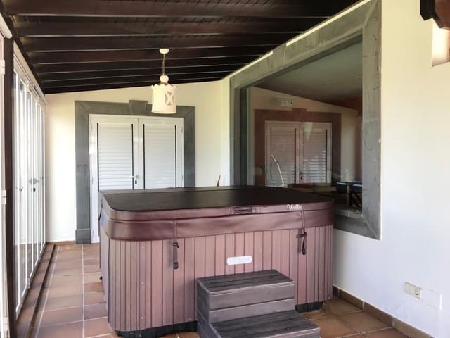 3 soveværelse Villa til salg i Playa Blanca, Yaiza med swimmingpool - € 699.000 (Ref: 7791274)