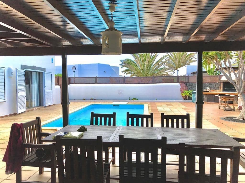 3 soveværelse Villa til salg i Playa Blanca med swimmingpool - € 699.000 (Ref: 7791274)