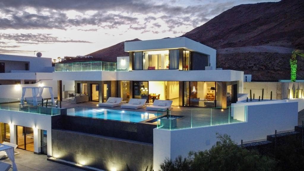 7 sovrum Villa till salu i Playa Blanca med garage - 2 775 000 € (Ref: 7802171)