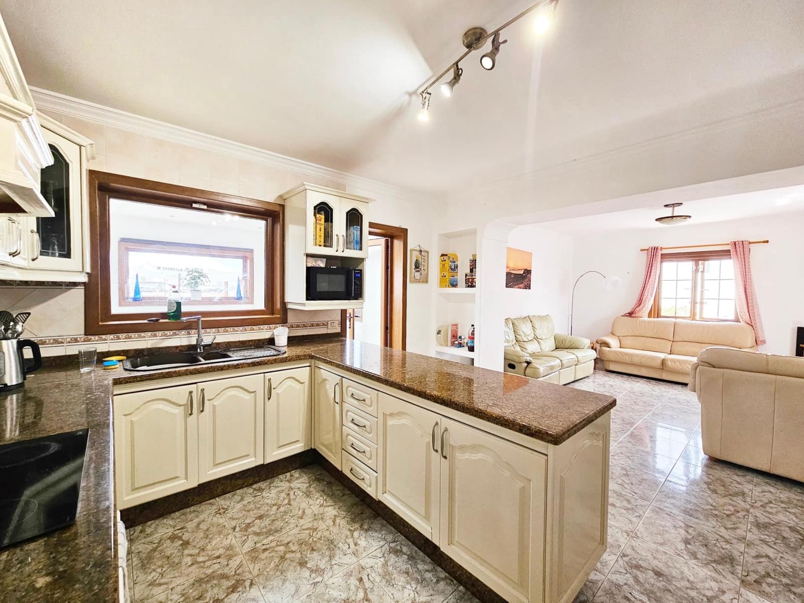 5 soveværelse Villa til salg i Tinajo - € 475.000 (Ref: 8445945)