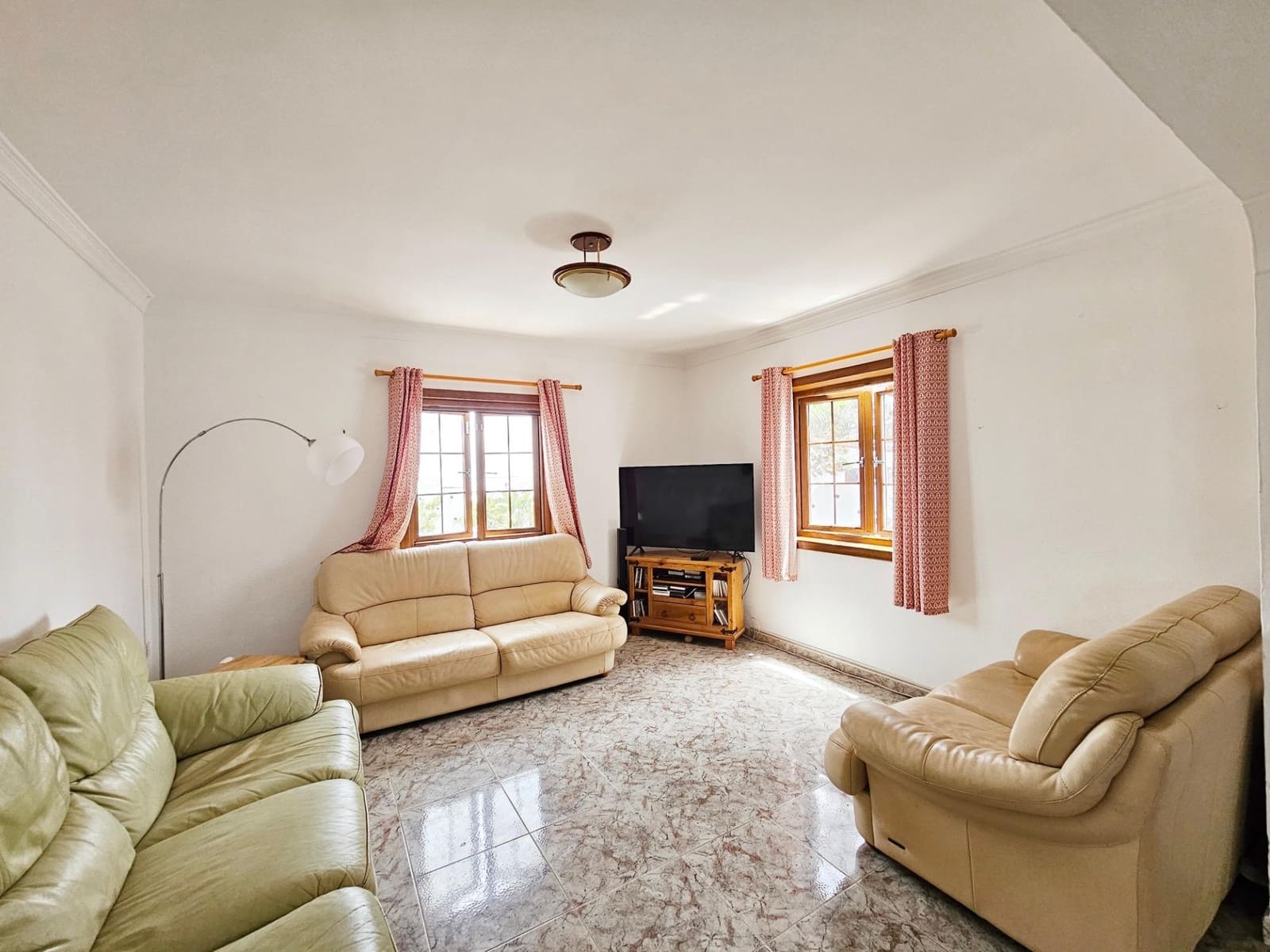 5 soveværelse Villa til salg i Tinajo - € 475.000 (Ref: 8445945)