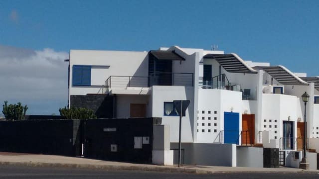 4 Zimmer Villa zu verkaufen in Yaiza mit Pool - 549.000 € (Ref: 9062437)
