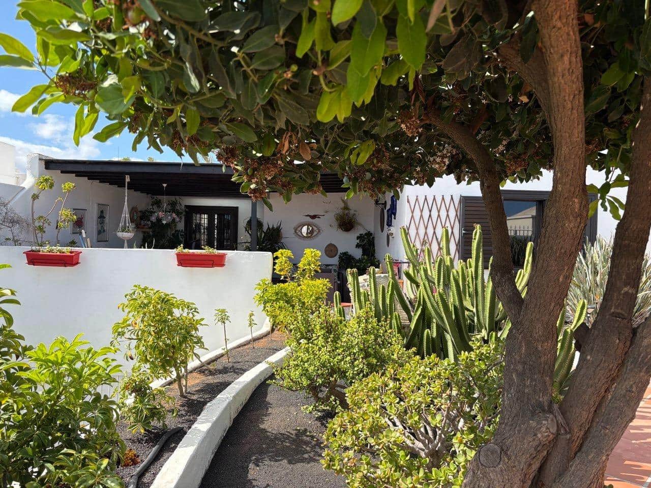 4 soveværelse Villa til salg i Arrecife - € 749.000 (Ref: 9107142)