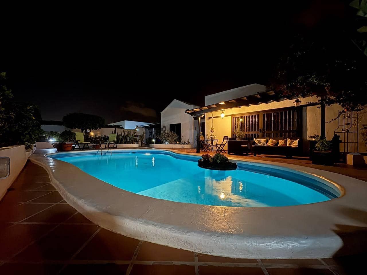 4 soveværelse Villa til salg i Arrecife - € 749.000 (Ref: 9107142)