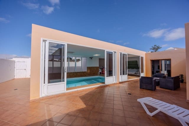 3 slaapkamer Villa te koop in Tías met garage - € 680.000 (Ref: 9108785)