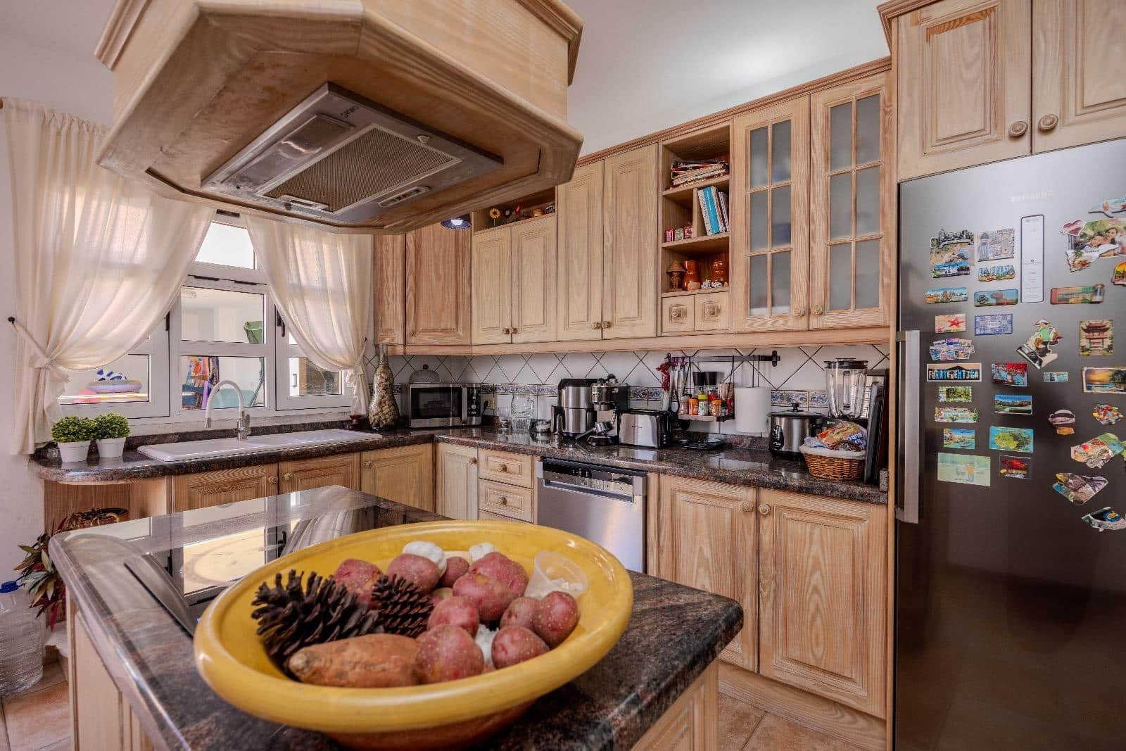 3 slaapkamer Villa te koop in Tias met garage - € 680.000 (Ref: 9108785)