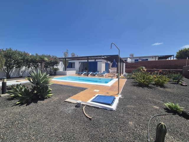 2 soveværelse Villa til salg i Playa Blanca, Yaiza med swimmingpool - € 407.500 (Ref: 9329548)