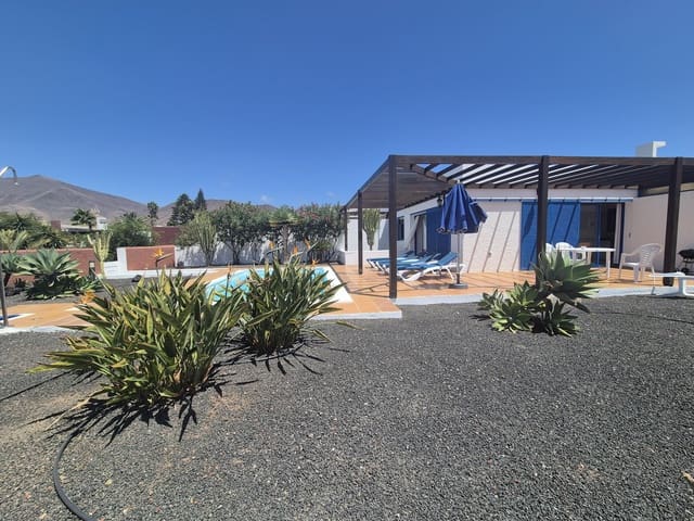 2 soveværelse Villa til salg i Playa Blanca, Yaiza med swimmingpool - € 407.500 (Ref: 9329548)
