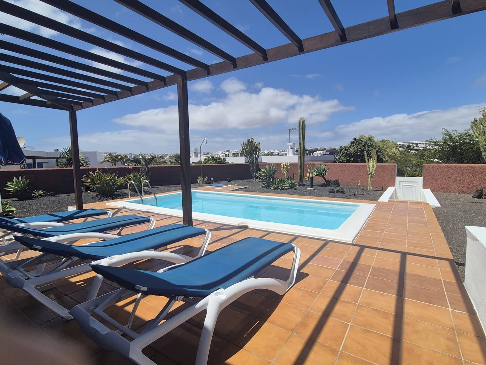 2 soveværelse Villa til salg i Playa Blanca med swimmingpool - € 407.500 (Ref: 9329548)
