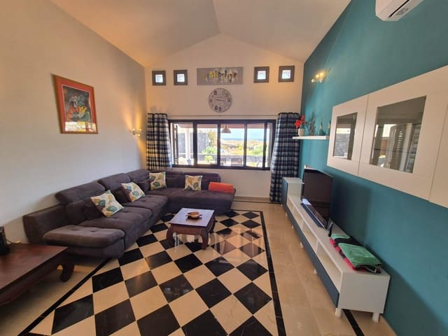 2 soveværelse Villa til salg i Playa Blanca, Yaiza med swimmingpool garage - € 519.000 (Ref: 9329691)