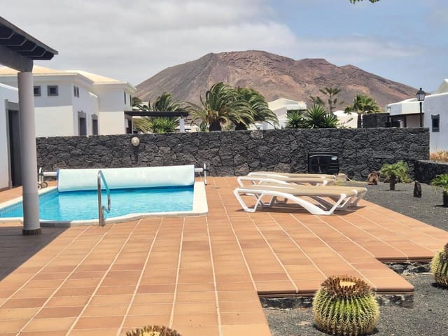 2 soveværelse Villa til salg i Playa Blanca, Yaiza med swimmingpool garage - € 519.000 (Ref: 9329691)
