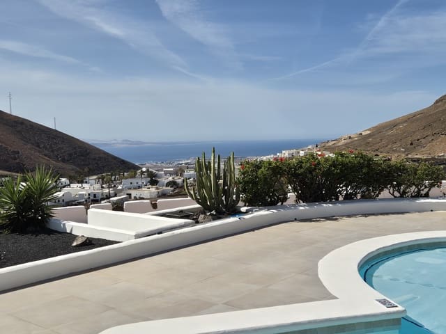 6 soveværelse Villa til salg i Femes, Yaiza med swimmingpool garage - € 890.000 (Ref: 9345683)