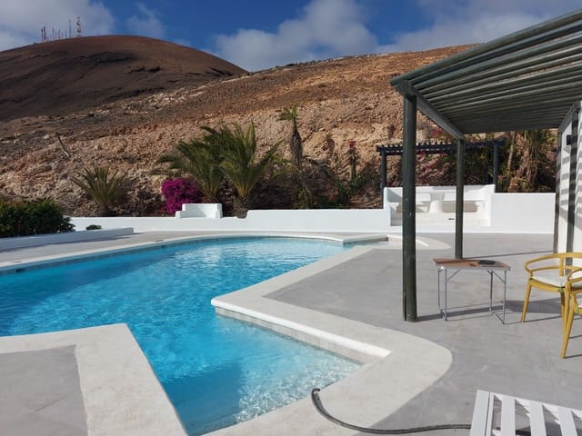 6 soveværelse Villa til salg i Femes, Yaiza med swimmingpool garage - € 890.000 (Ref: 9345683)