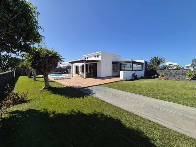 2 soveværelse Villa til salg i Playa Blanca, Yaiza med swimmingpool garage - € 486.000 (Ref: 9362703)