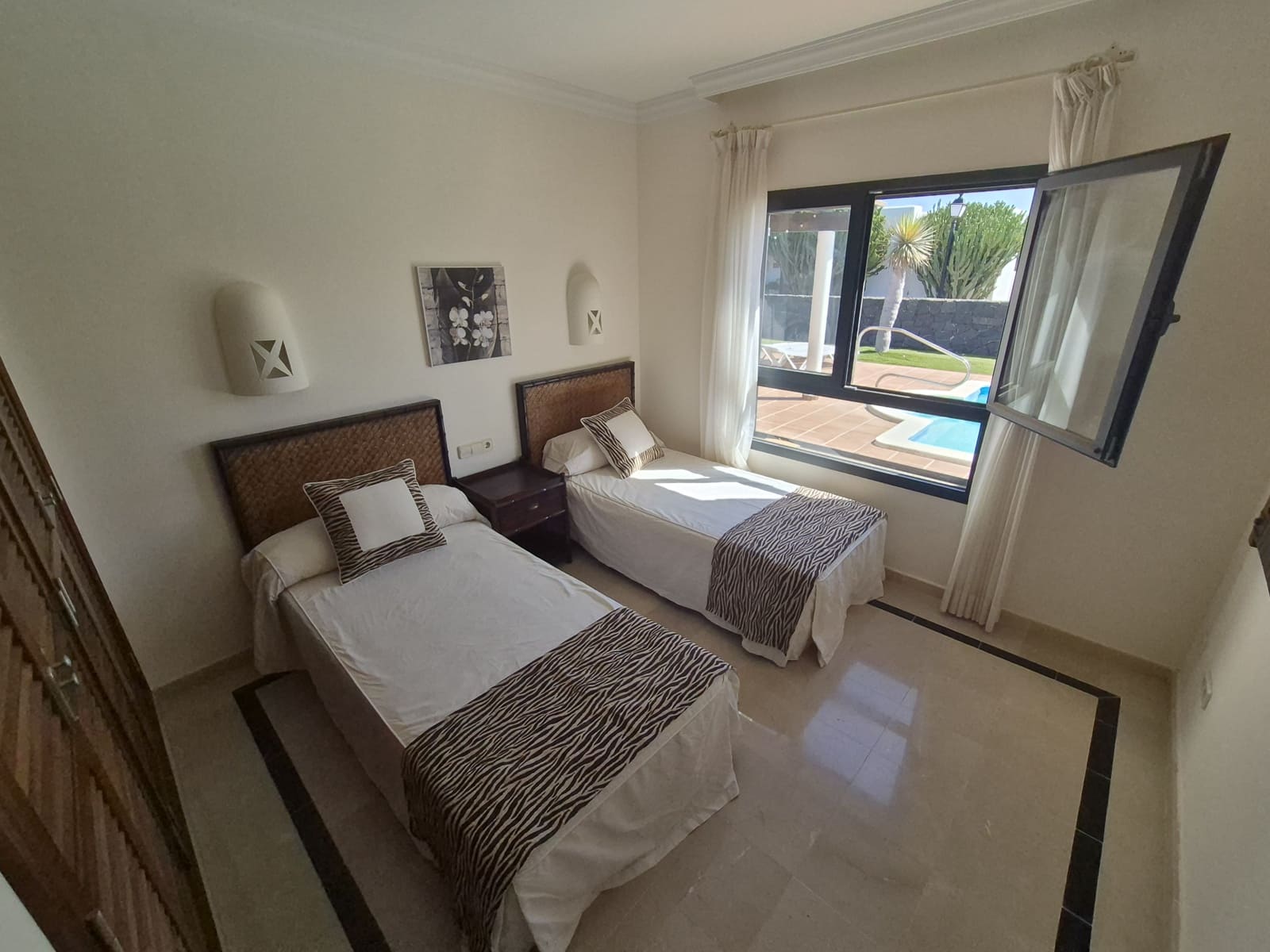 2 soveværelse Villa til salg i Playa Blanca med swimmingpool garage - € 486.000 (Ref: 9362703)