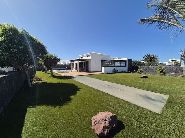 2 soveværelse Villa til salg i Playa Blanca, Yaiza med swimmingpool garage - € 486.000 (Ref: 9362703)