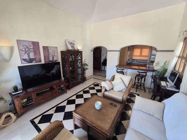 2 soveværelse Villa til salg i Playa Blanca, Yaiza med swimmingpool garage - € 486.000 (Ref: 9362703)