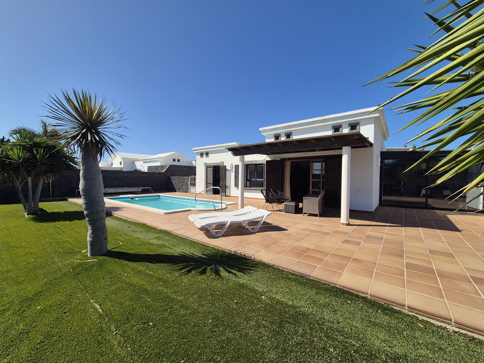 2 soveværelse Villa til salg i Playa Blanca med swimmingpool garage - € 486.000 (Ref: 9362703)