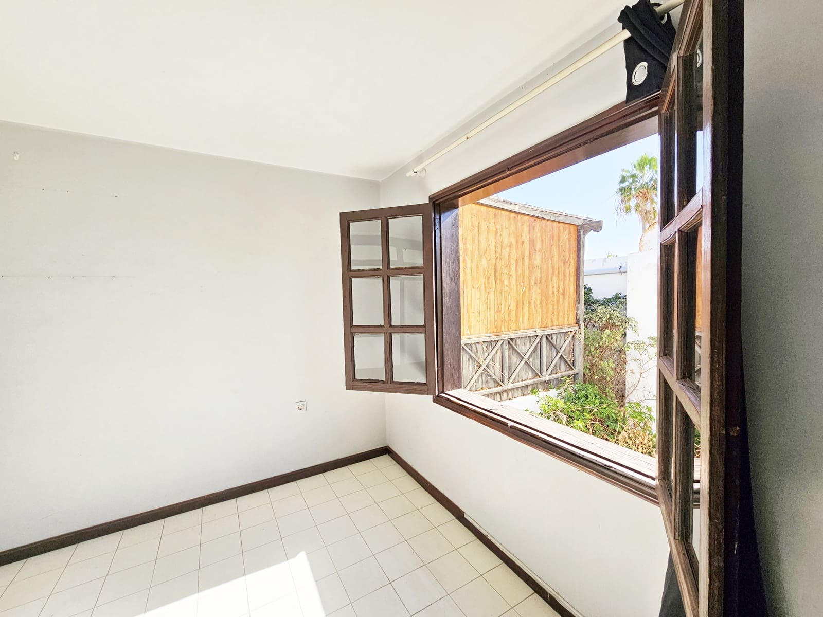 2 soveværelse Lejlighed til salg i Puerto del Carmen - € 200.000 (Ref: 9421643)