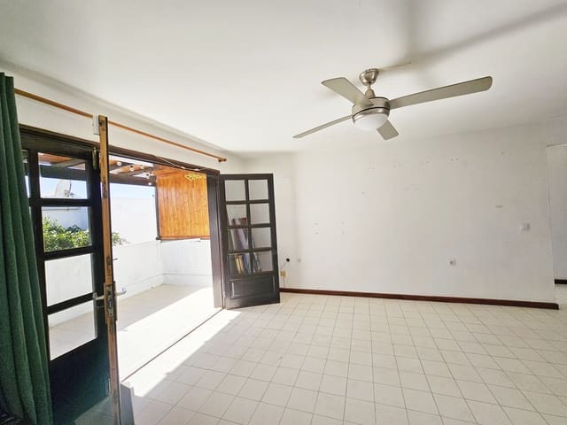 2 soveværelse Lejlighed til salg i Puerto del Carmen, Tías - € 200.000 (Ref: 9421643)