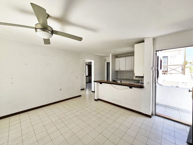 2 soveværelse Lejlighed til salg i Puerto del Carmen, Tías - € 200.000 (Ref: 9421643)