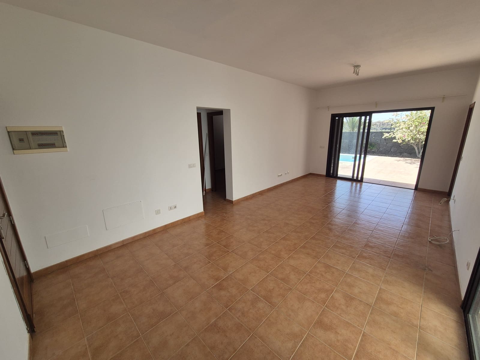 3 makuuhuone Huvila myytävänä paikassa Yaiza mukana uima-altaan 
autotalli - 350 000 € (Ref: 9645454)