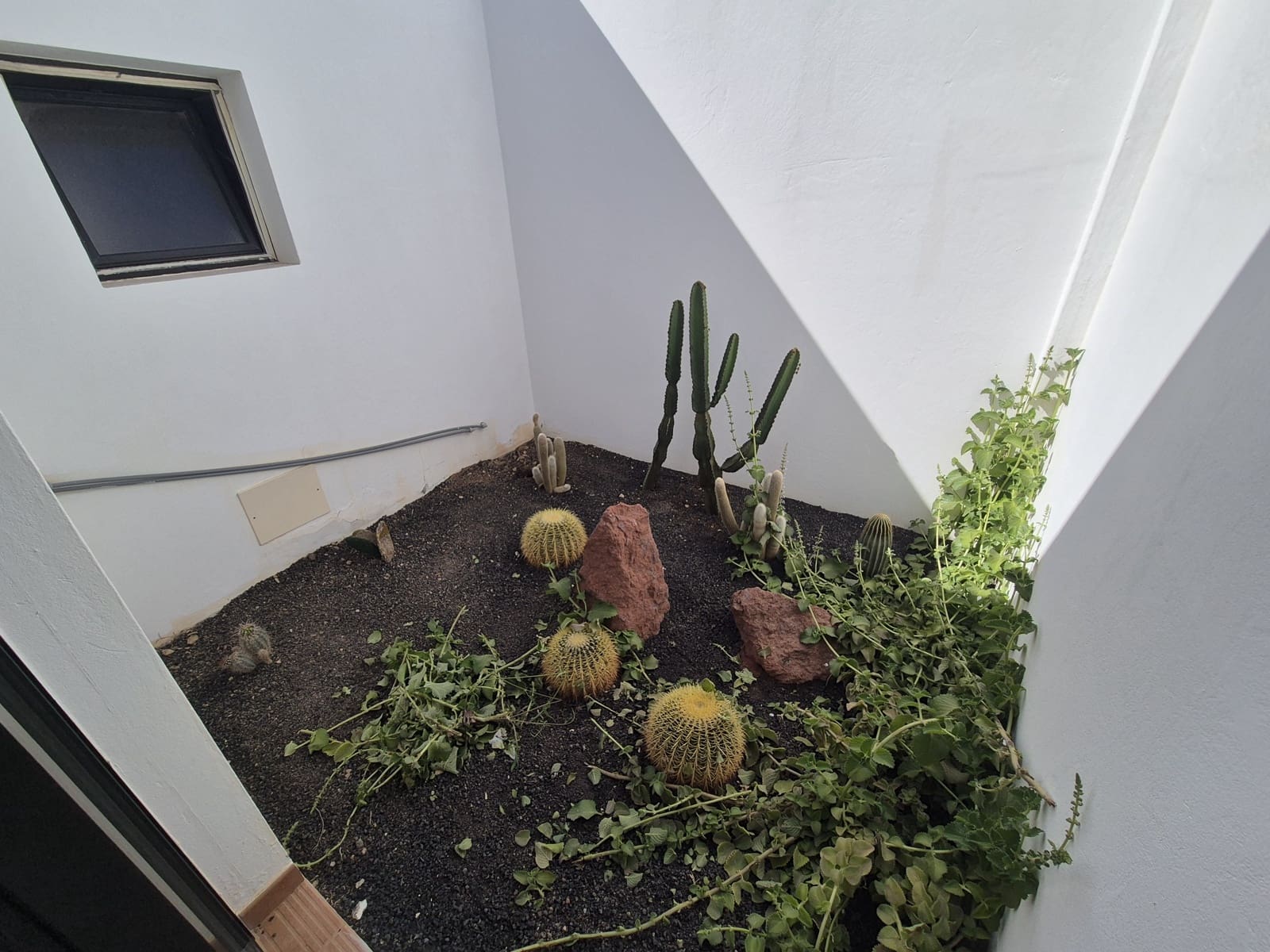 3 makuuhuone Huvila myytävänä paikassa Yaiza mukana uima-altaan 
autotalli - 350 000 € (Ref: 9645454)