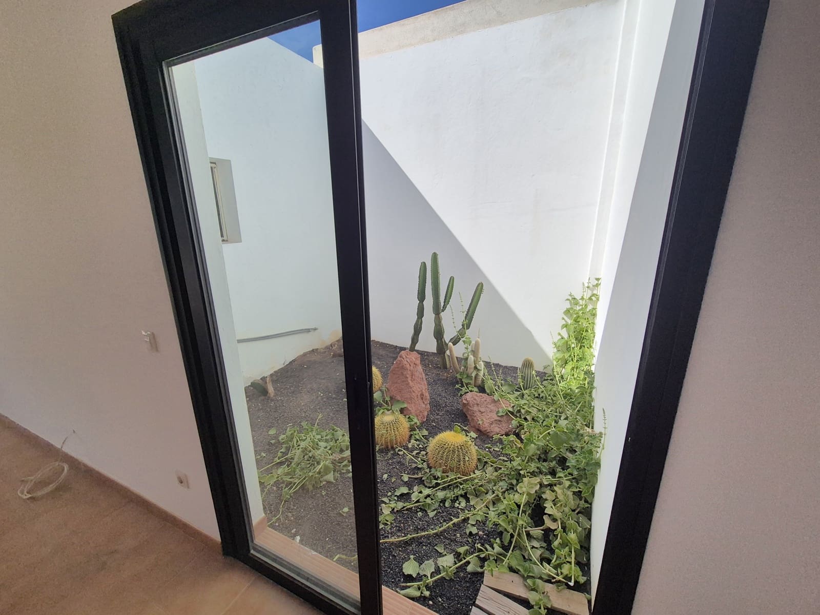 3 makuuhuone Huvila myytävänä paikassa Yaiza mukana uima-altaan 
autotalli - 350 000 € (Ref: 9645454)