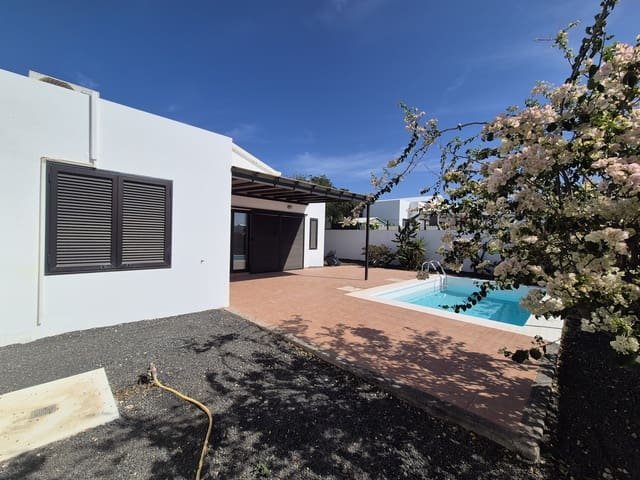 3 makuuhuone Huvila myytävänä paikassa Yaiza mukana uima-altaan 
autotalli - 350 000 € (Ref: 9645454)