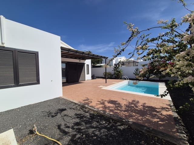 3 makuuhuone Huvila myytävänä paikassa Yaiza mukana uima-altaan 
autotalli - 350 000 € (Ref: 9645454)