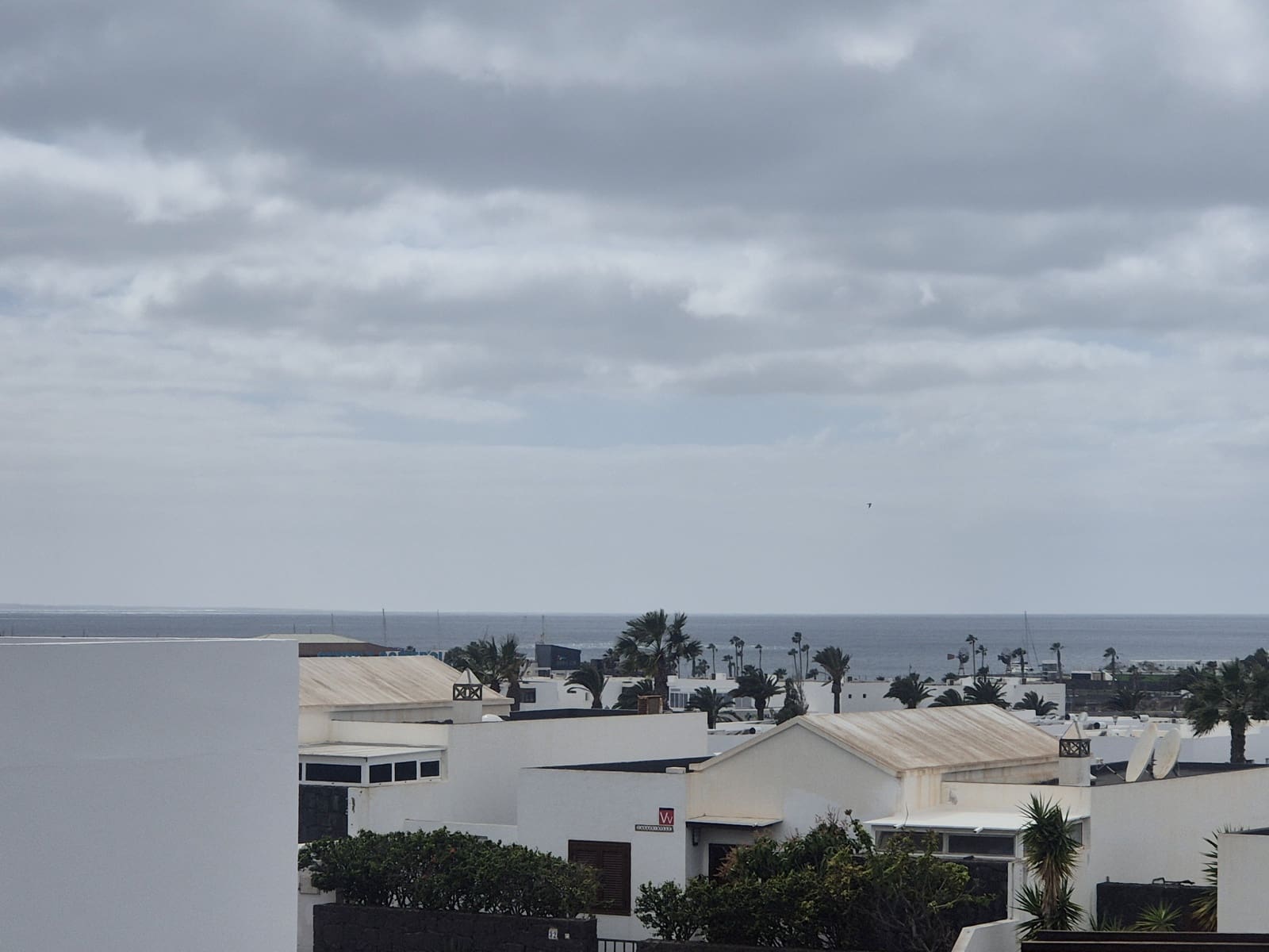 3 bedroom Villa for sale in Yaiza with pool garage - € 395,000 (Ref: 9657870)