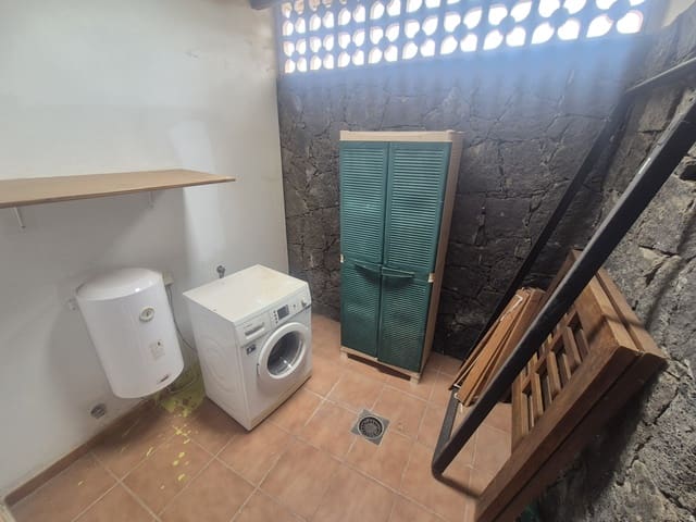 3 Zimmer Villa zu verkaufen in Yaiza mit Pool Garage - 395.000 € (Ref: 9657870)