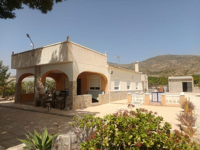 3 soverom Finca/Herregård til salgs i Albatera med garasje - € 208 000 (Ref: 9289821)