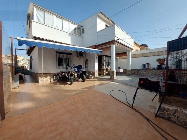 Villa zu verkaufen in Puerto de Mazarron, Mazarrón mit Pool Garage - 210.000 € (Ref: 9322342)