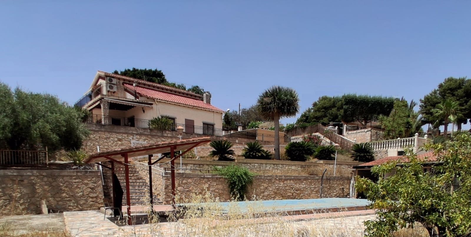 4 bedroom Finca/Country House for sale in Albatera with pool garage - € 268,000 (Ref: 9916374)