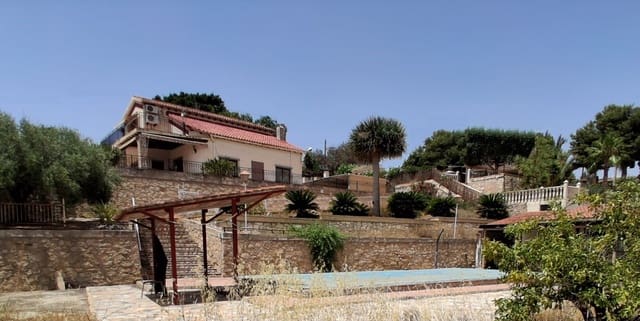 4 bedroom Finca/Country House for sale in Albatera with pool garage - € 268,000 (Ref: 9916374)