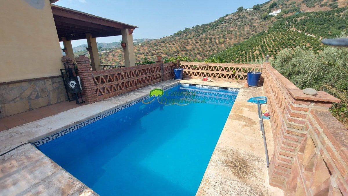 2 sovrum Finca/Hus på landet till salu i Torrox med pool garage - 279 000 € (Ref: 10011076)
