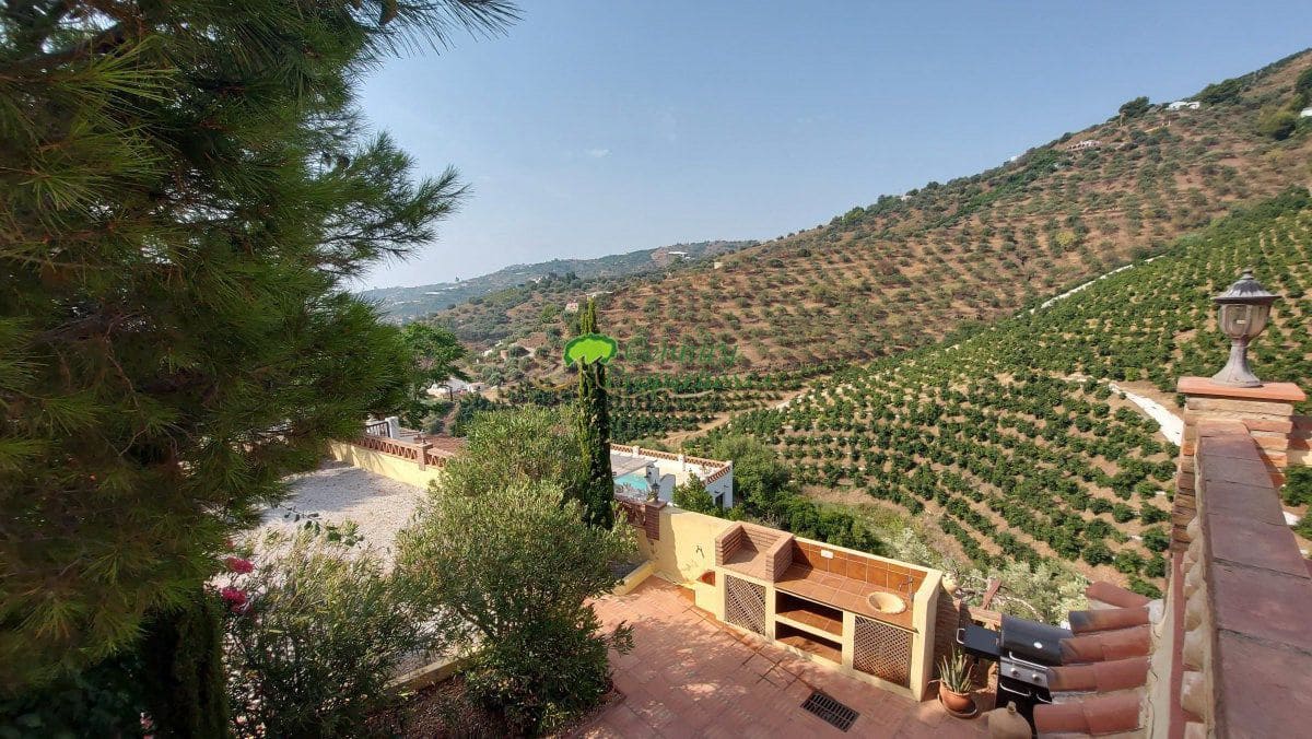 2 sovrum Finca/Hus på landet till salu i Torrox med pool garage - 279 000 € (Ref: 10011076)